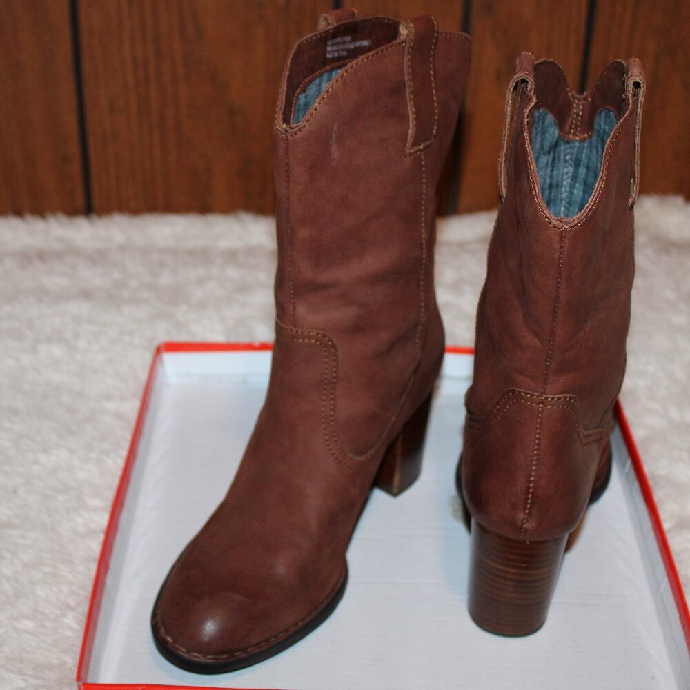 BORN CROWN brown leather western boots Size 6 1/2 Pre-owned Never Worn